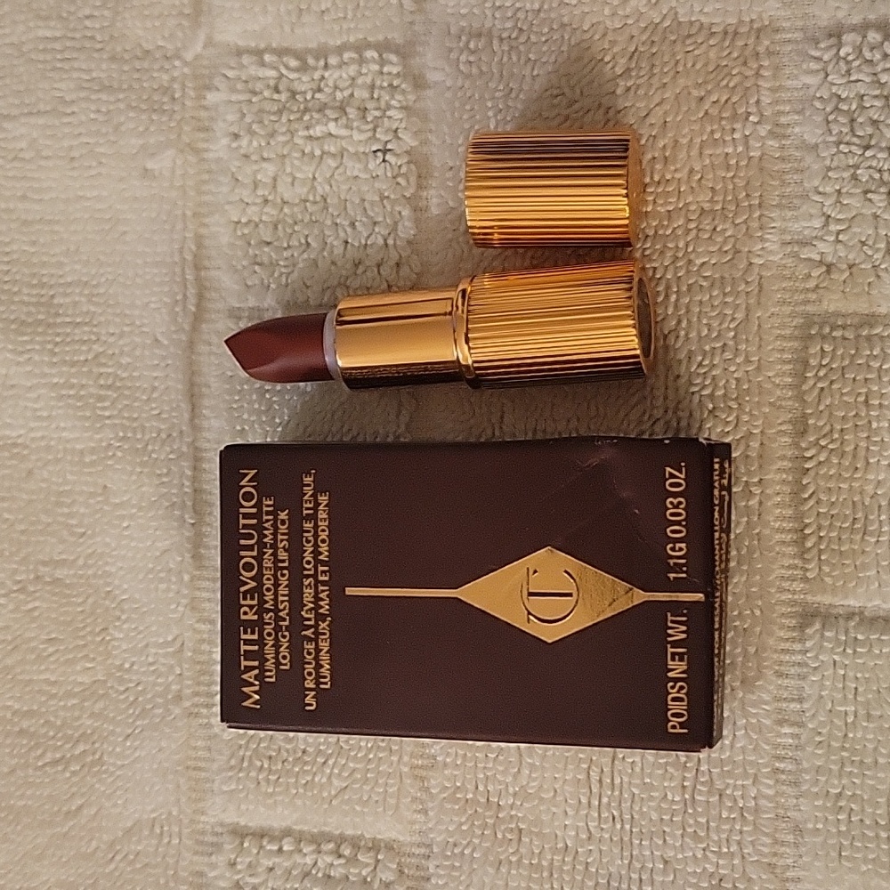 Charlotte Tilbury Travel size lipstick "Walk of Shame"
